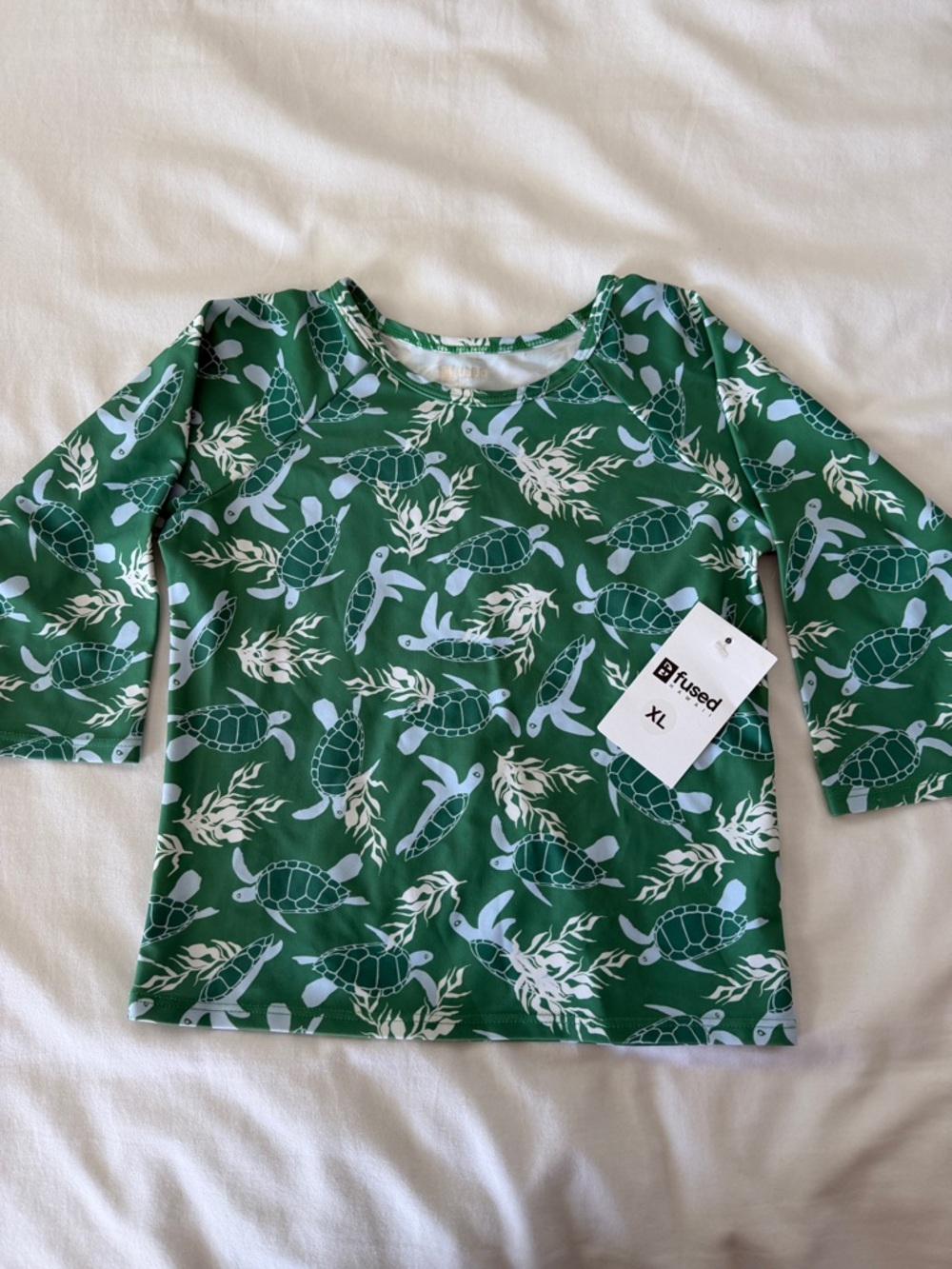 NWT Fused Hawaii Kids' Green Sea Turtle Print Rashguard - XL Unisex